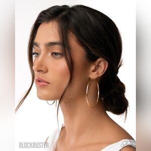 Elegant Gold Hoop Earrings